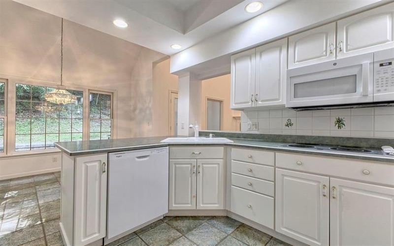 41 Brookdale Drive, Greensburg, 15601, 3 Bedroom Bedrooms, 7 Room Rooms,2 BathroomBathrooms,Residential,For Sale,Brookdale Drive,1773309