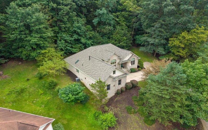 41 Brookdale Drive, Greensburg, 15601, 3 Bedroom Bedrooms, 7 Room Rooms,2 BathroomBathrooms,Residential,For Sale,Brookdale Drive,1773309