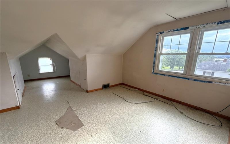 1047 Main Street, Somerset, 15501, 3 Bedroom Bedrooms, 7 Room Rooms,2 BathroomBathrooms,Residential,For Sale,Main Street,1773319