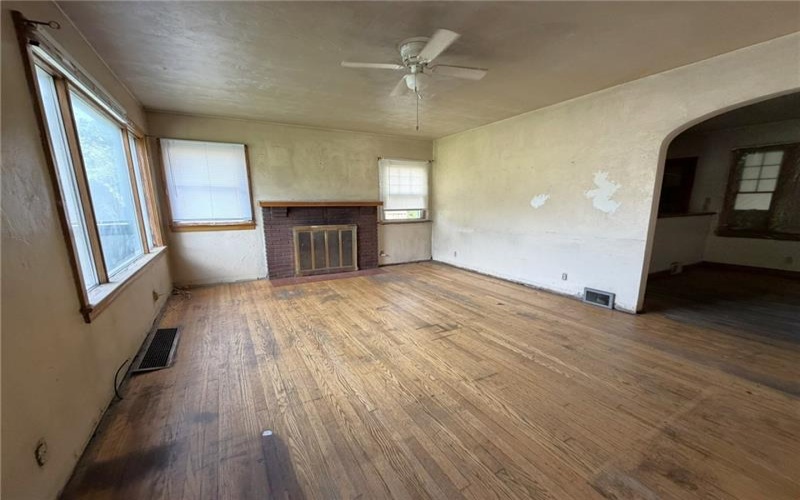 1047 Main Street, Somerset, 15501, 3 Bedroom Bedrooms, 7 Room Rooms,2 BathroomBathrooms,Residential,For Sale,Main Street,1773319