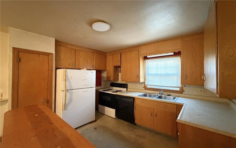 1047 Main Street, Somerset, 15501, 3 Bedroom Bedrooms, 7 Room Rooms,2 BathroomBathrooms,Residential,For Sale,Main Street,1773319