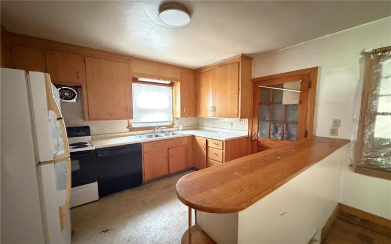 1047 Main Street, Somerset, 15501, 3 Bedroom Bedrooms, 7 Room Rooms,2 BathroomBathrooms,Residential,For Sale,Main Street,1773319