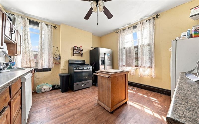32 Brown Street, Brownsville, 15417, 8 Bedroom Bedrooms, ,2.1 BathroomBathrooms,Residential,For Sale,Brown Street,1773343