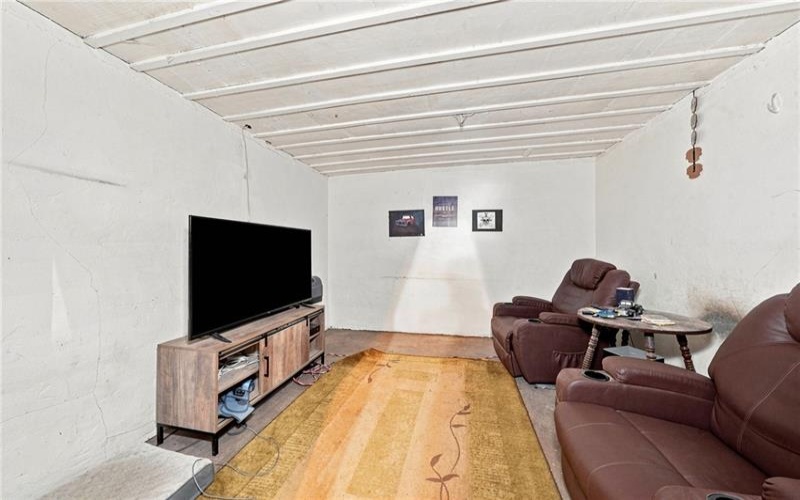 32 Brown Street, Brownsville, 15417, 8 Bedroom Bedrooms, ,2.1 BathroomBathrooms,Residential,For Sale,Brown Street,1773343