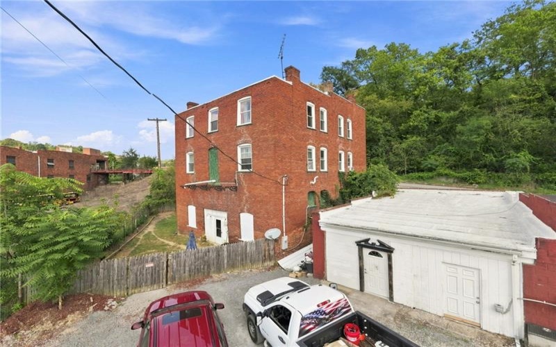 32 Brown Street, Brownsville, 15417, 8 Bedroom Bedrooms, ,2.1 BathroomBathrooms,Residential,For Sale,Brown Street,1773343