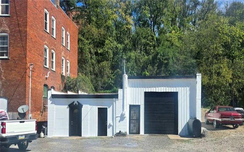 32 Brown Street, Brownsville, 15417, 8 Bedroom Bedrooms, ,2.1 BathroomBathrooms,Residential,For Sale,Brown Street,1773343