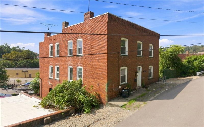 32 Brown Street, Brownsville, 15417, 8 Bedroom Bedrooms, ,2.1 BathroomBathrooms,Residential,For Sale,Brown Street,1773343