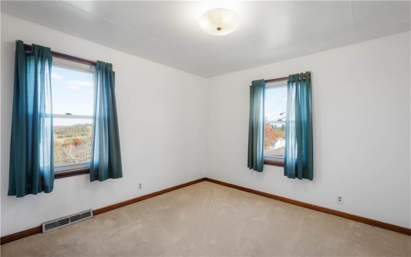 275 Hallam Rd, Washington, 15301, 3 Bedroom Bedrooms, ,1 BathroomBathrooms,Residential,For Sale,Hallam Rd,1730599