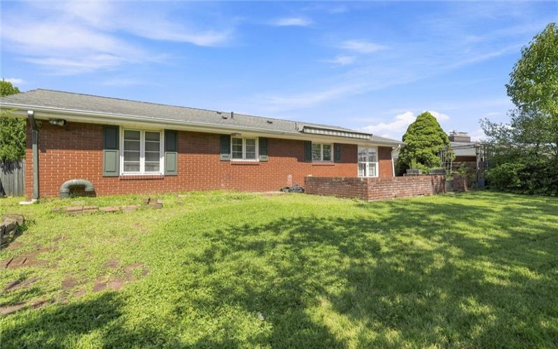 38 Jefferson Ave, Monessen, 15062, 3 Bedroom Bedrooms, 9 Room Rooms,3 BathroomBathrooms,Residential,For Sale,Jefferson Ave,1766568