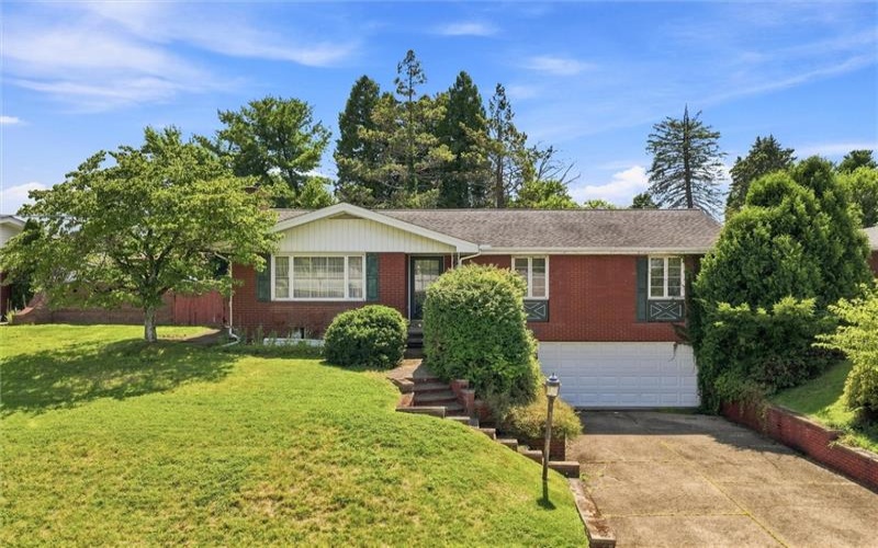 38 Jefferson Ave, Monessen, 15062, 3 Bedroom Bedrooms, 9 Room Rooms,3 BathroomBathrooms,Residential,For Sale,Jefferson Ave,1766568