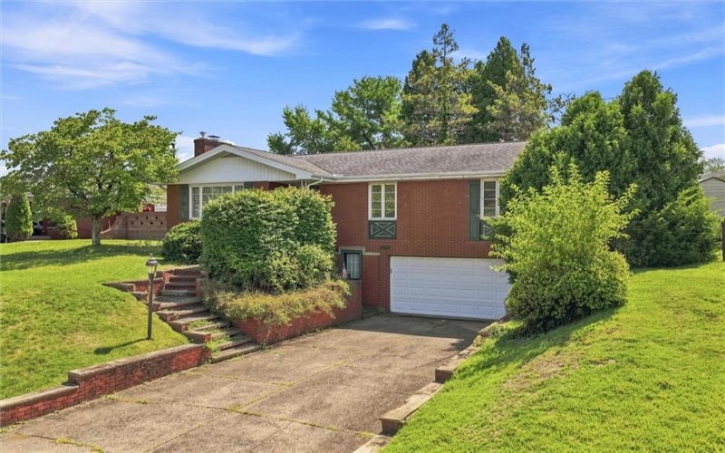 38 Jefferson Ave, Monessen, 15062, 3 Bedroom Bedrooms, 9 Room Rooms,3 BathroomBathrooms,Residential,For Sale,Jefferson Ave,1766568