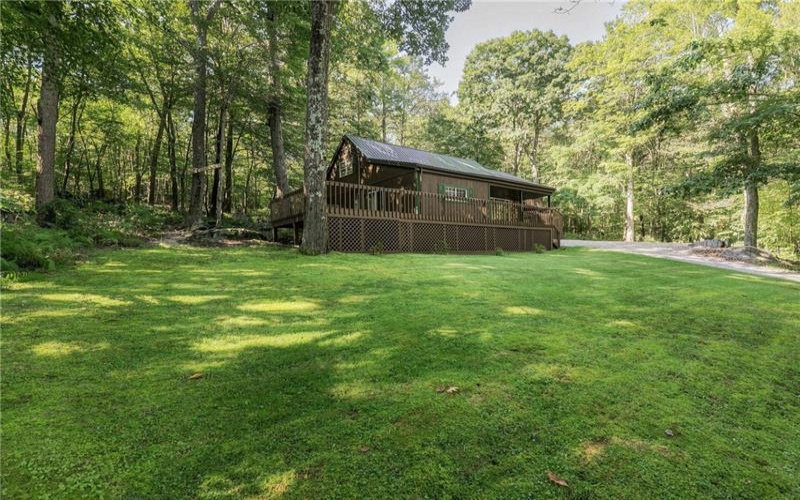 429 Pocono Drive, Boswell, 15531, 3 Bedroom Bedrooms, ,2 BathroomBathrooms,Residential,For Sale,Pocono Drive,1772855