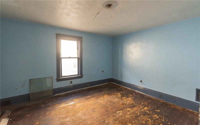 221 Mckean Ave, Charleroi, 15022, 3 Bedroom Bedrooms, ,2 BathroomBathrooms,Residential,For Sale,Mckean Ave,1772879