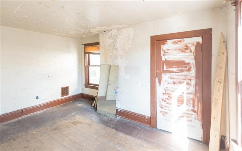 221 Mckean Ave, Charleroi, 15022, 3 Bedroom Bedrooms, ,2 BathroomBathrooms,Residential,For Sale,Mckean Ave,1772879