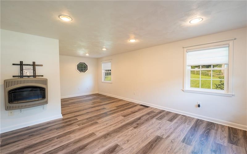429 Four Mile Run Rd, Latrobe, 15650, 4 Bedroom Bedrooms, ,2 BathroomBathrooms,Residential,For Sale,Four Mile Run Rd,1772954