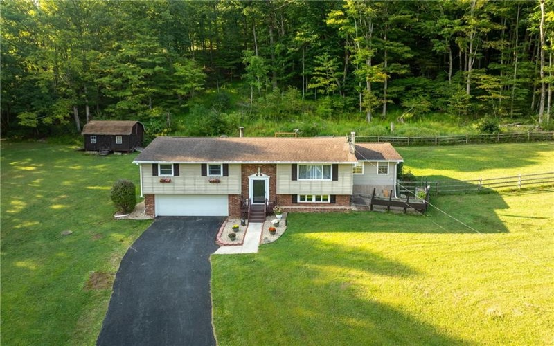 429 Four Mile Run Rd, Latrobe, 15650, 4 Bedroom Bedrooms, ,2 BathroomBathrooms,Residential,For Sale,Four Mile Run Rd,1772954