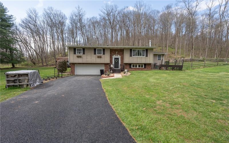 429 Four Mile Run Rd, Latrobe, 15650, 4 Bedroom Bedrooms, ,2 BathroomBathrooms,Residential,For Sale,Four Mile Run Rd,1772954