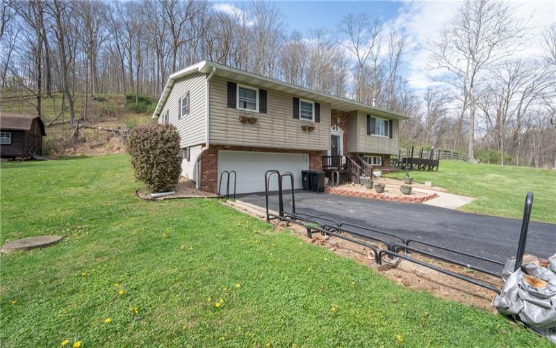 429 Four Mile Run Rd, Latrobe, 15650, 4 Bedroom Bedrooms, ,2 BathroomBathrooms,Residential,For Sale,Four Mile Run Rd,1772954