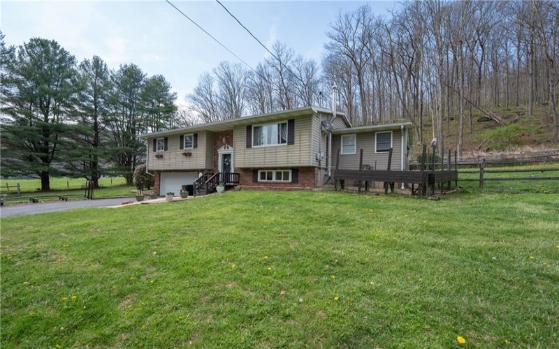 429 Four Mile Run Rd, Latrobe, 15650, 4 Bedroom Bedrooms, ,2 BathroomBathrooms,Residential,For Sale,Four Mile Run Rd,1772954