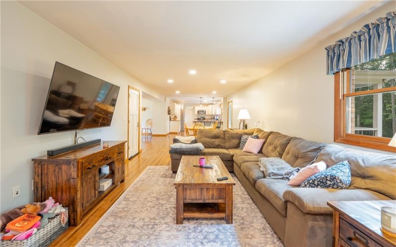 121 Johnson Rd, Greensburg, 15601, 6 Bedroom Bedrooms, ,5 BathroomBathrooms,Residential,For Sale,Johnson Rd,1773296