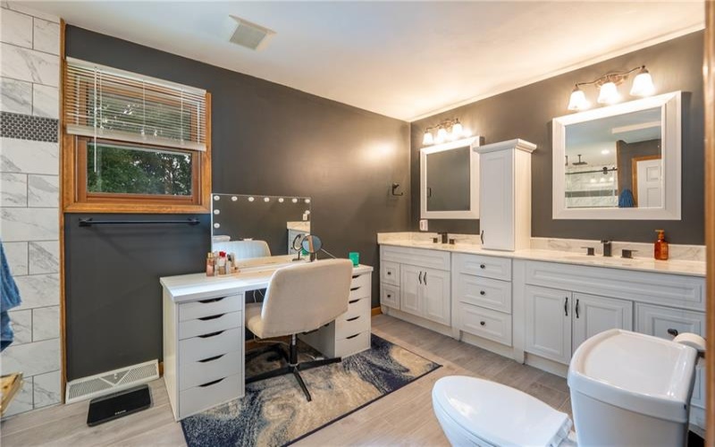 121 Johnson Rd, Greensburg, 15601, 6 Bedroom Bedrooms, ,5 BathroomBathrooms,Residential,For Sale,Johnson Rd,1773296