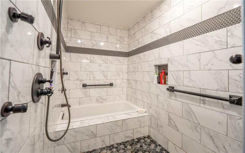 121 Johnson Rd, Greensburg, 15601, 6 Bedroom Bedrooms, ,5 BathroomBathrooms,Residential,For Sale,Johnson Rd,1773296