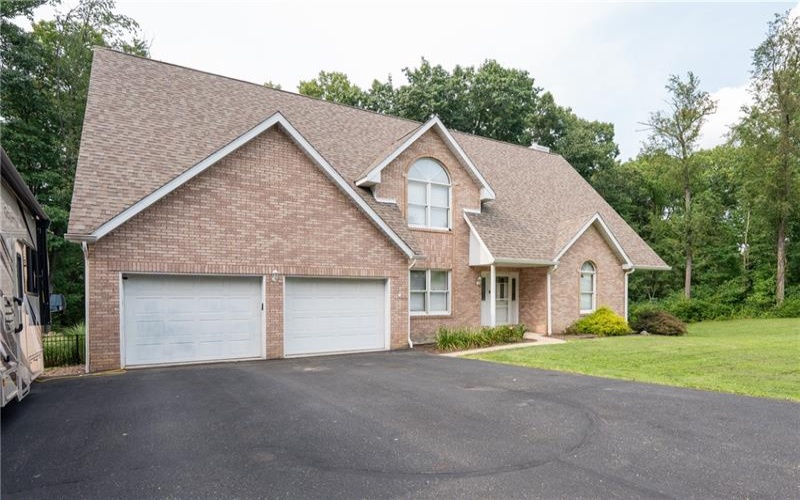 121 Johnson Rd, Greensburg, 15601, 6 Bedroom Bedrooms, ,5 BathroomBathrooms,Residential,For Sale,Johnson Rd,1773296