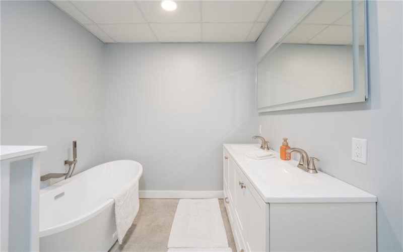 121 Johnson Rd, Greensburg, 15601, 6 Bedroom Bedrooms, ,5 BathroomBathrooms,Residential,For Sale,Johnson Rd,1773296