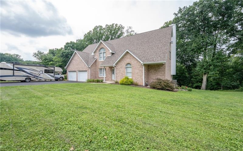 121 Johnson Rd, Greensburg, 15601, 6 Bedroom Bedrooms, ,5 BathroomBathrooms,Residential,For Sale,Johnson Rd,1773296
