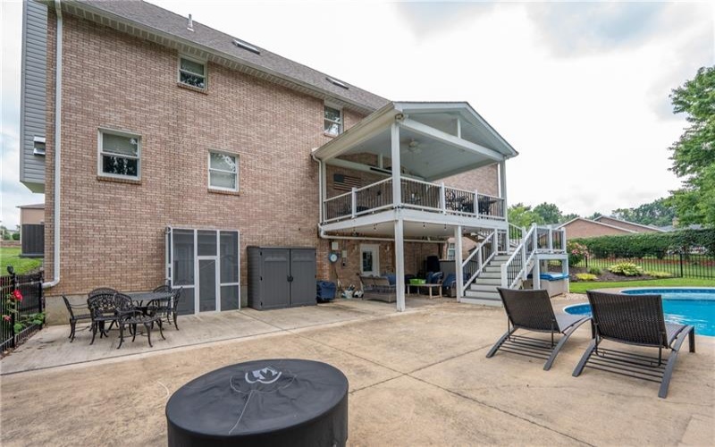 121 Johnson Rd, Greensburg, 15601, 6 Bedroom Bedrooms, ,5 BathroomBathrooms,Residential,For Sale,Johnson Rd,1773296
