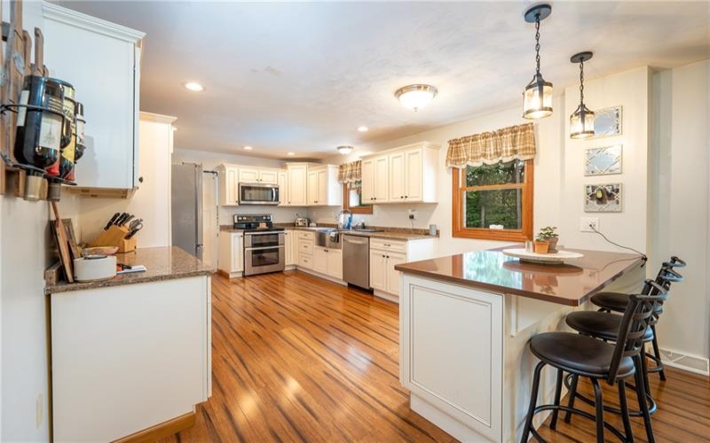 121 Johnson Rd, Greensburg, 15601, 6 Bedroom Bedrooms, ,5 BathroomBathrooms,Residential,For Sale,Johnson Rd,1773296