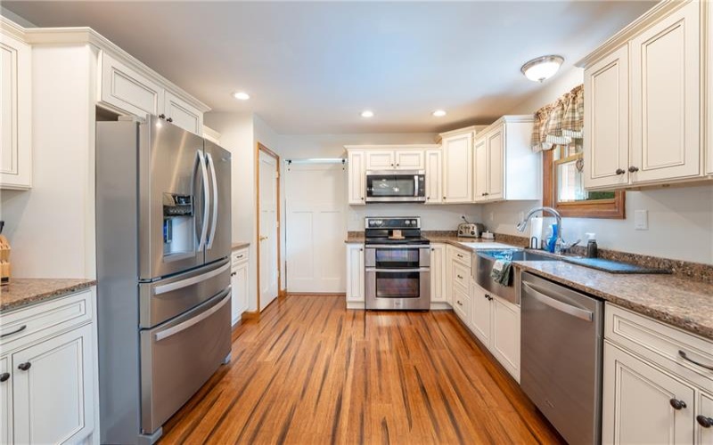 121 Johnson Rd, Greensburg, 15601, 6 Bedroom Bedrooms, ,5 BathroomBathrooms,Residential,For Sale,Johnson Rd,1773296