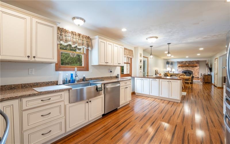 121 Johnson Rd, Greensburg, 15601, 6 Bedroom Bedrooms, ,5 BathroomBathrooms,Residential,For Sale,Johnson Rd,1773296