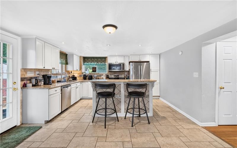 1293 Rostraver Road, Rostraver Township, 15012, 4 Bedroom Bedrooms, 10 Room Rooms,3.1 BathroomBathrooms,Residential,For Sale,Rostraver Road,1773312
