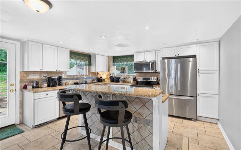 1293 Rostraver Road, Rostraver Township, 15012, 4 Bedroom Bedrooms, 10 Room Rooms,3.1 BathroomBathrooms,Residential,For Sale,Rostraver Road,1773312