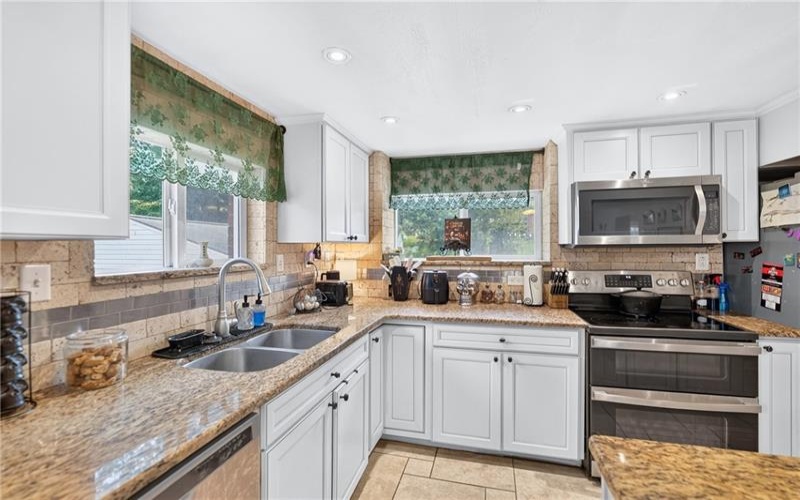 1293 Rostraver Road, Rostraver Township, 15012, 4 Bedroom Bedrooms, 10 Room Rooms,3.1 BathroomBathrooms,Residential,For Sale,Rostraver Road,1773312