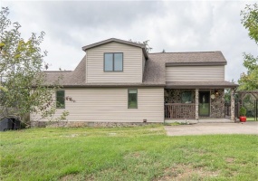 426 Dick Station Rd, Irwin, 15642, 2 Bedroom Bedrooms, ,2.1 BathroomBathrooms,Residential,For Sale,Dick Station Rd,1773320