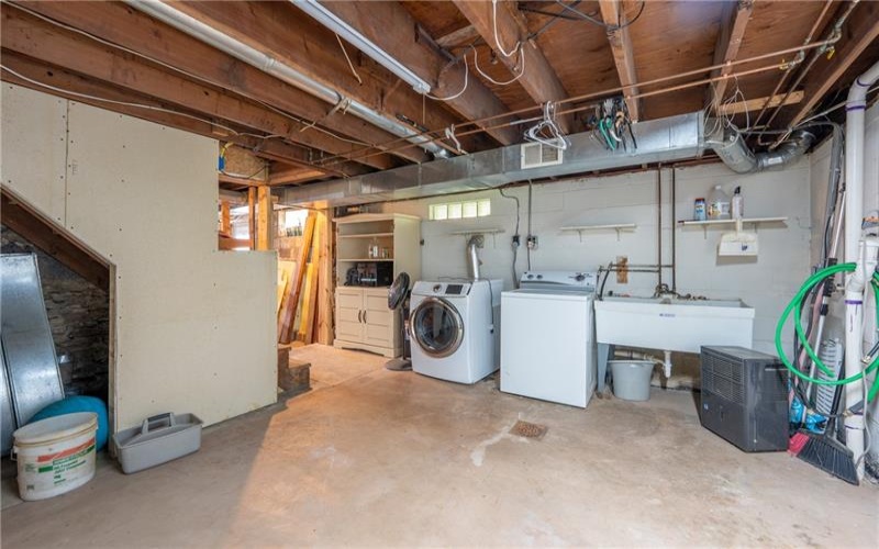 426 Dick Station Rd, Irwin, 15642, 2 Bedroom Bedrooms, ,2.1 BathroomBathrooms,Residential,For Sale,Dick Station Rd,1773320