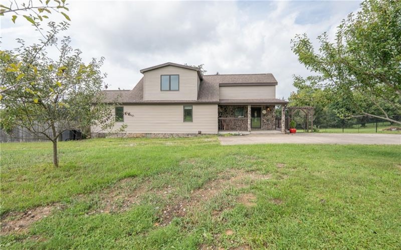 426 Dick Station Rd, Irwin, 15642, 2 Bedroom Bedrooms, ,2.1 BathroomBathrooms,Residential,For Sale,Dick Station Rd,1773320
