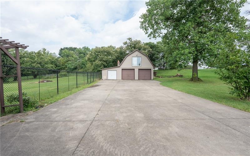 426 Dick Station Rd, Irwin, 15642, 2 Bedroom Bedrooms, ,2.1 BathroomBathrooms,Residential,For Sale,Dick Station Rd,1773320