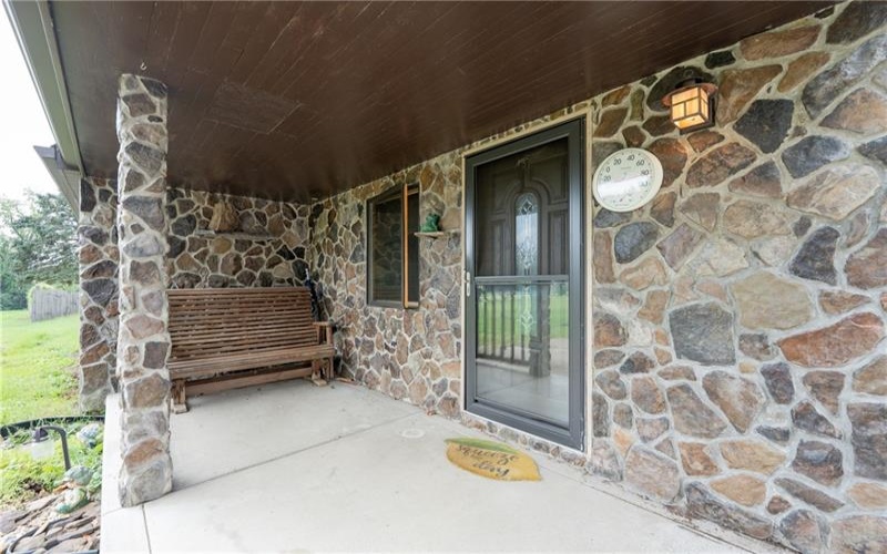 426 Dick Station Rd, Irwin, 15642, 2 Bedroom Bedrooms, ,2.1 BathroomBathrooms,Residential,For Sale,Dick Station Rd,1773320