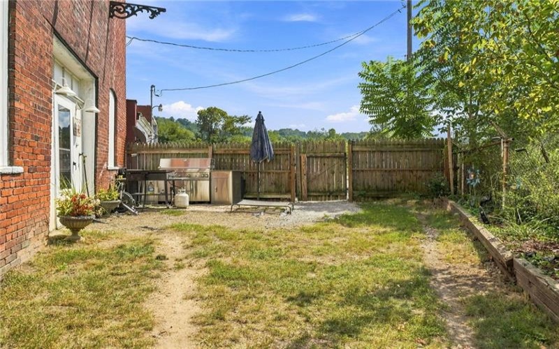 32 Brown Street, Brownsville, 15417, ,Commercial-industrial-business,For Sale,Brown Street,1773345