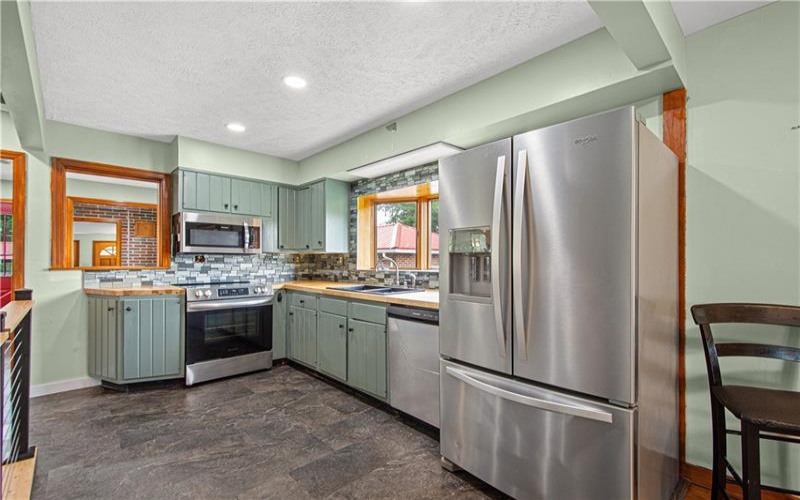 1293 Jefferson Rd, Jefferson, 15344, 5 Bedroom Bedrooms, 10 Room Rooms,3 BathroomBathrooms,Residential,For Sale,Jefferson Rd,1773392