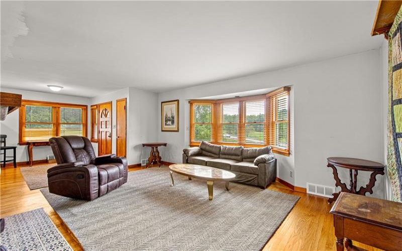 1293 Jefferson Rd, Jefferson, 15344, 5 Bedroom Bedrooms, 10 Room Rooms,3 BathroomBathrooms,Residential,For Sale,Jefferson Rd,1773392