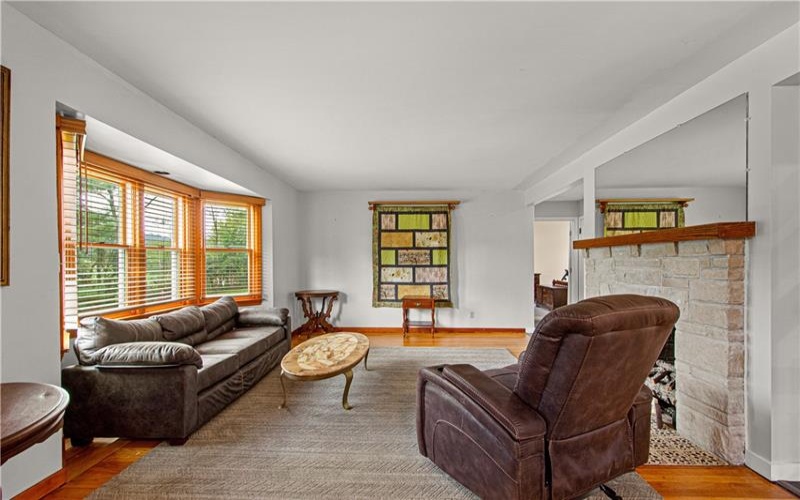 1293 Jefferson Rd, Jefferson, 15344, 5 Bedroom Bedrooms, 10 Room Rooms,3 BathroomBathrooms,Residential,For Sale,Jefferson Rd,1773392