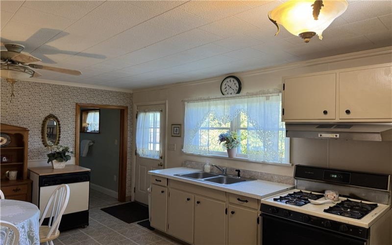 700 Lehmer St, Latrobe, 15650, 6 Bedroom Bedrooms, 10 Room Rooms,3 BathroomBathrooms,Residential,For Sale,Lehmer St,1773431
