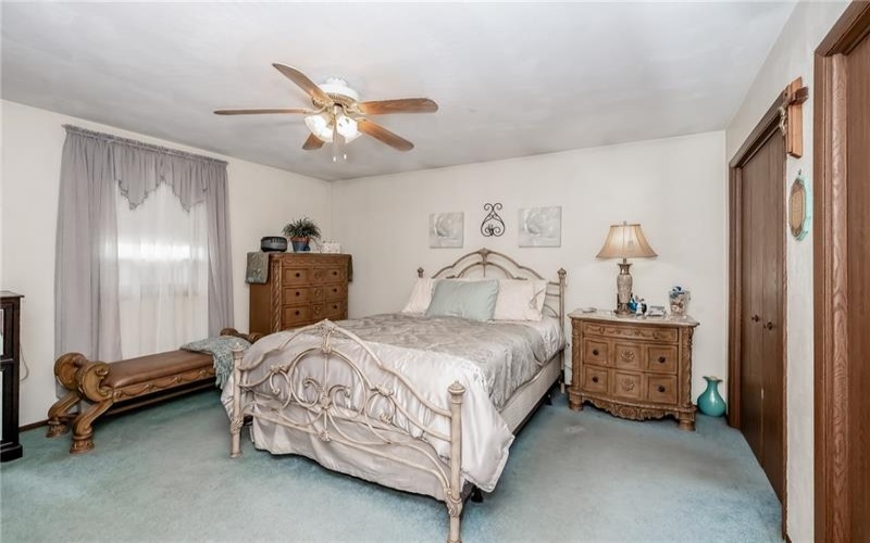 105 Laurlis Lane, Johnstown, 15904, 3 Bedroom Bedrooms, 9 Room Rooms,2.1 BathroomBathrooms,Residential,For Sale,Laurlis Lane,1773467