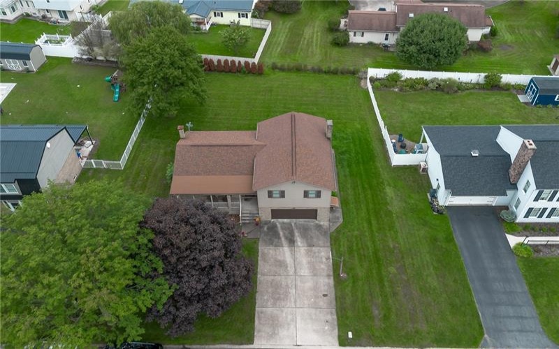 105 Laurlis Lane, Johnstown, 15904, 3 Bedroom Bedrooms, 9 Room Rooms,2.1 BathroomBathrooms,Residential,For Sale,Laurlis Lane,1773467