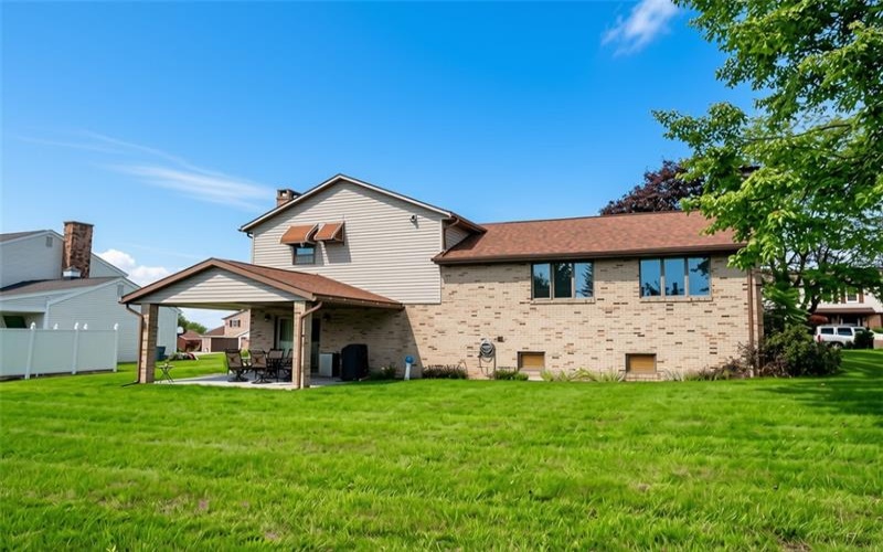 105 Laurlis Lane, Johnstown, 15904, 3 Bedroom Bedrooms, 9 Room Rooms,2.1 BathroomBathrooms,Residential,For Sale,Laurlis Lane,1773467