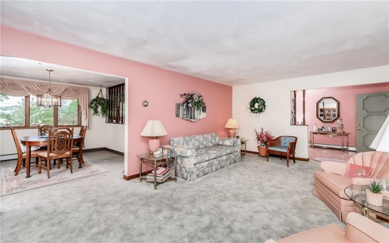 105 Laurlis Lane, Johnstown, 15904, 3 Bedroom Bedrooms, 9 Room Rooms,2.1 BathroomBathrooms,Residential,For Sale,Laurlis Lane,1773467
